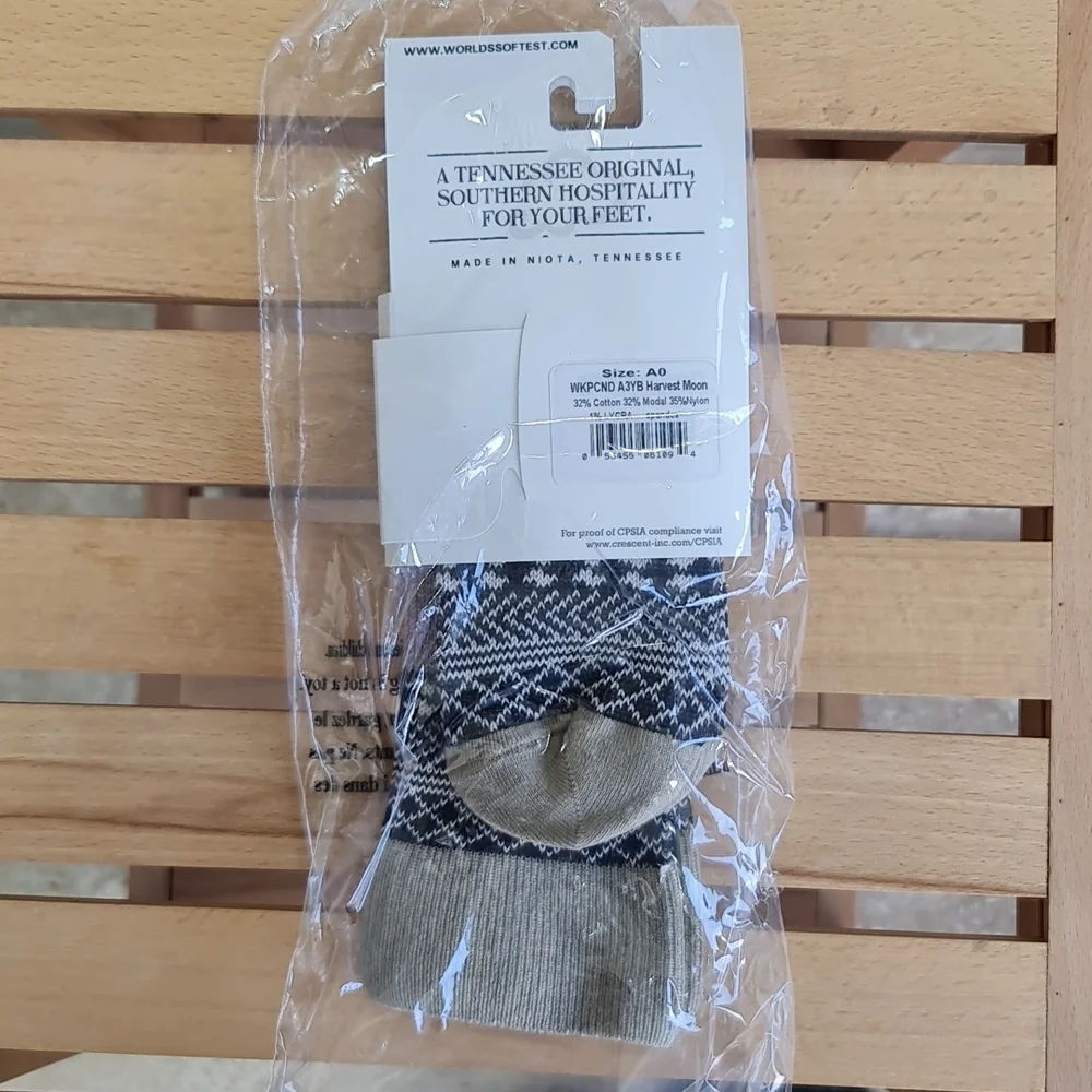 🛍3/$30🛍 🎁 World's Softest Knit Pickin Candy Crew Socks